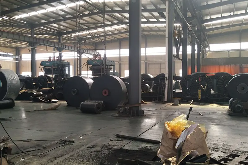 Proses Produksi Sabuk Konveyor Karet